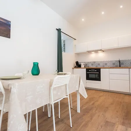 Centre-ville - Wifi - Cuisine Equipee - Lave-linge Lejlighed *