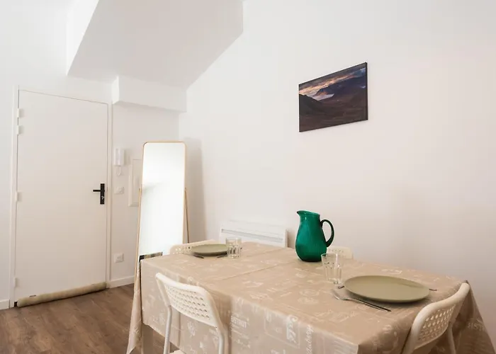 Centre-ville - Wifi - Cuisine Equipee - Lave-linge *